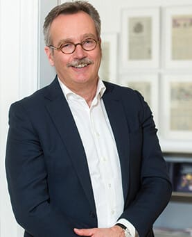 Prof. Dr.  Franz-Rudolf  Esch